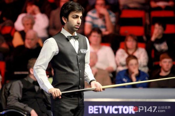 加冕总决赛男单冠军的荣耀时刻